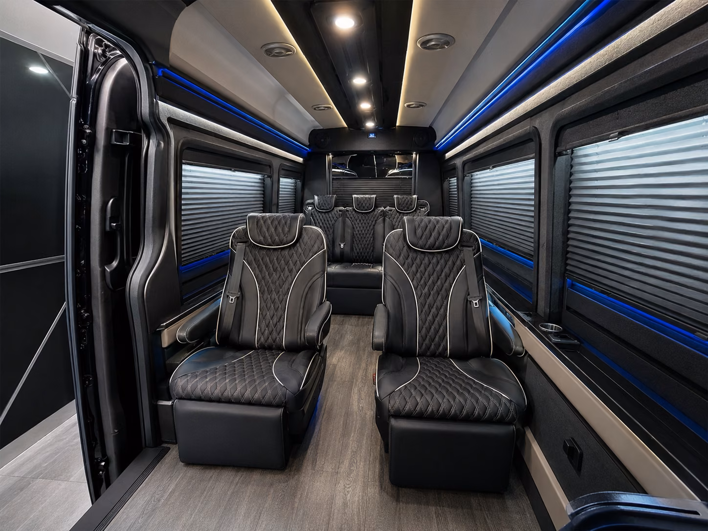 hotel and venue shuttle buses between salem and pdx