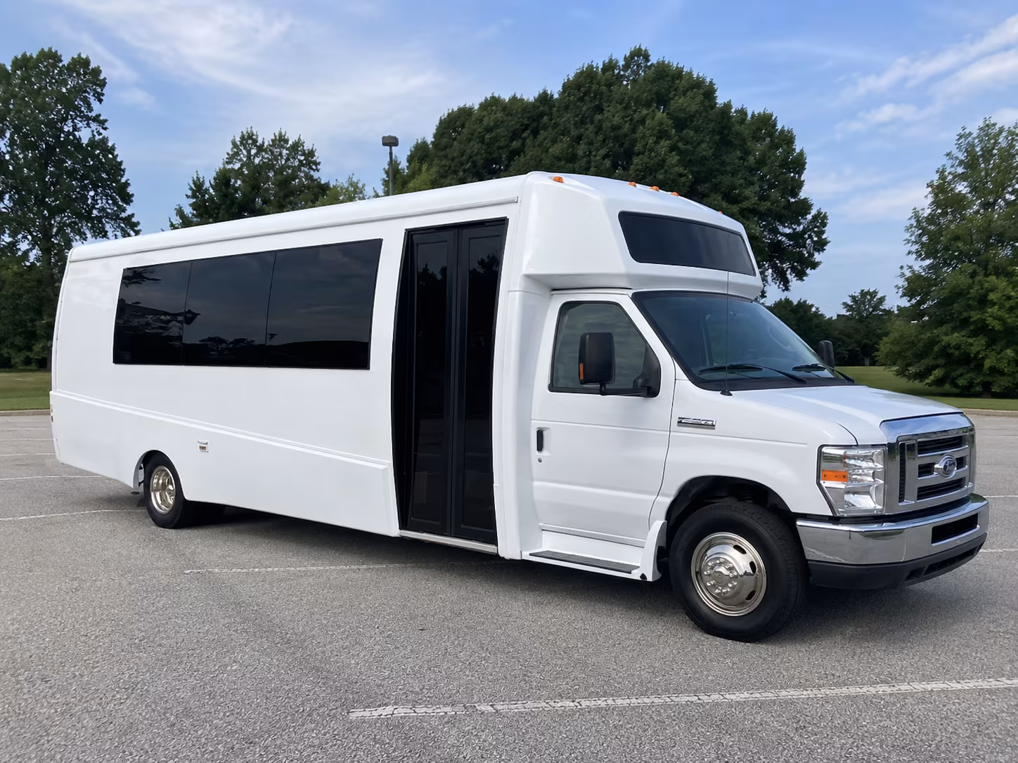 salem 18 passenger party bus