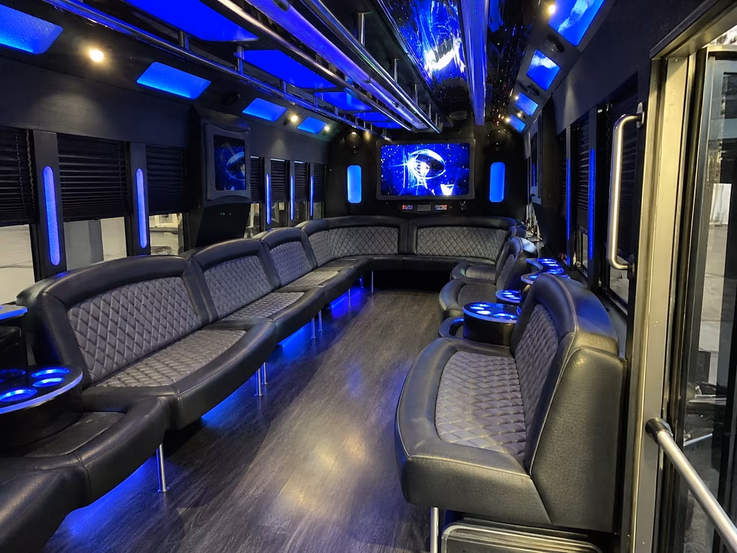 salem 28 passenger party bus interior