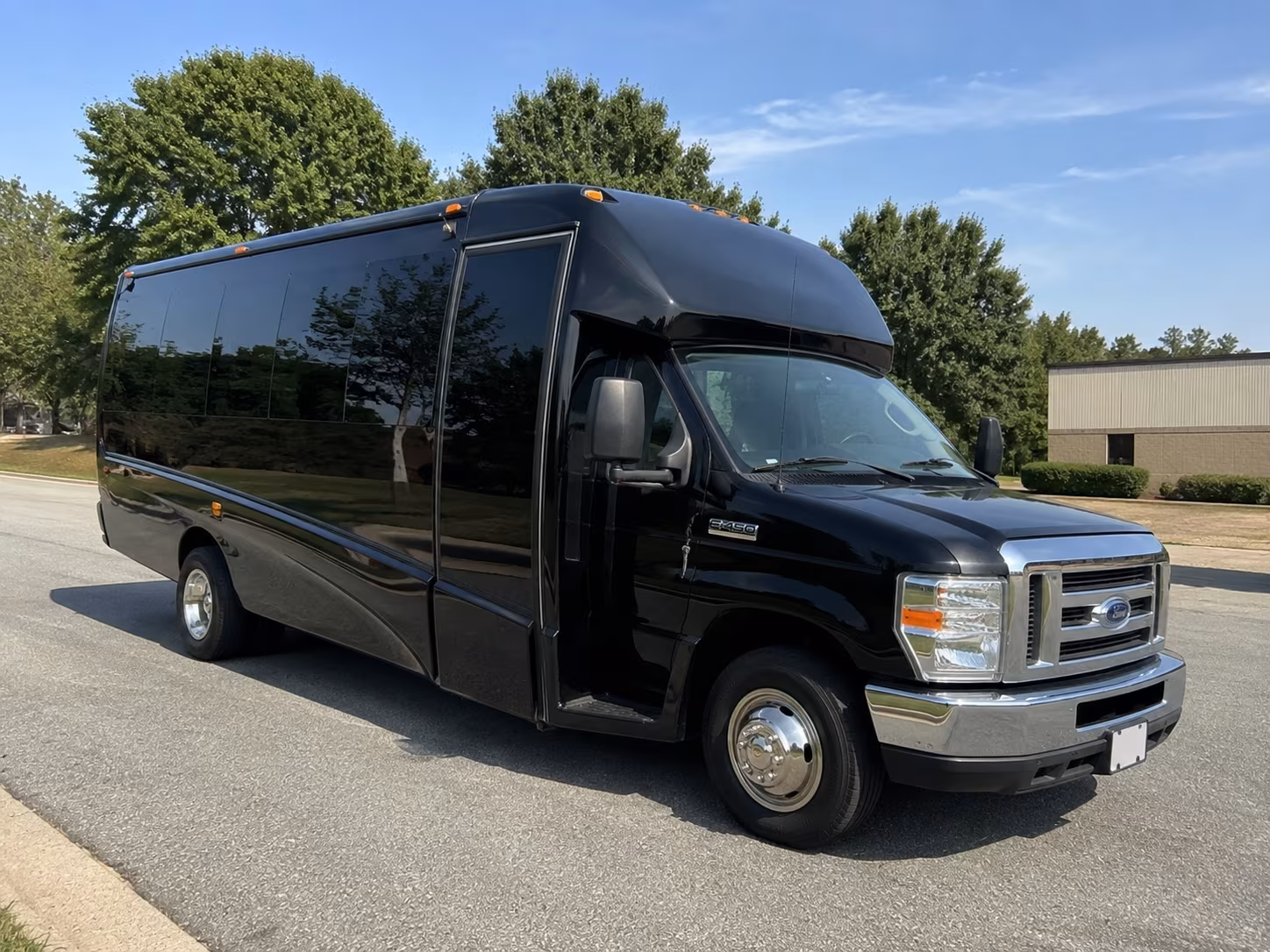 Salem Wine Tour & Brewery Transportation